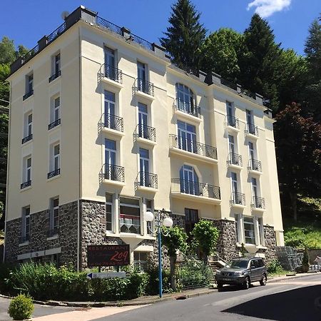 Le Pavillon Acomodação com café da manhã La Bourboule Exterior foto